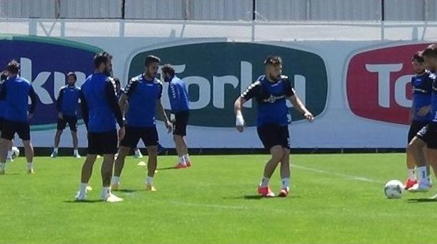 Torku Konyaspor, Galatasaray Ma&ccedil;ı Hazırlıklarını S&uuml;rd&uuml;r&uuml;yor