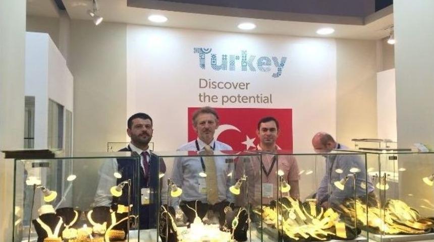 Trabzon Hasır Bilezikleri Dubai Fuarı&rsquo;nda G&ouml;r&uuml;c&uuml;ye &Ccedil;ıktı