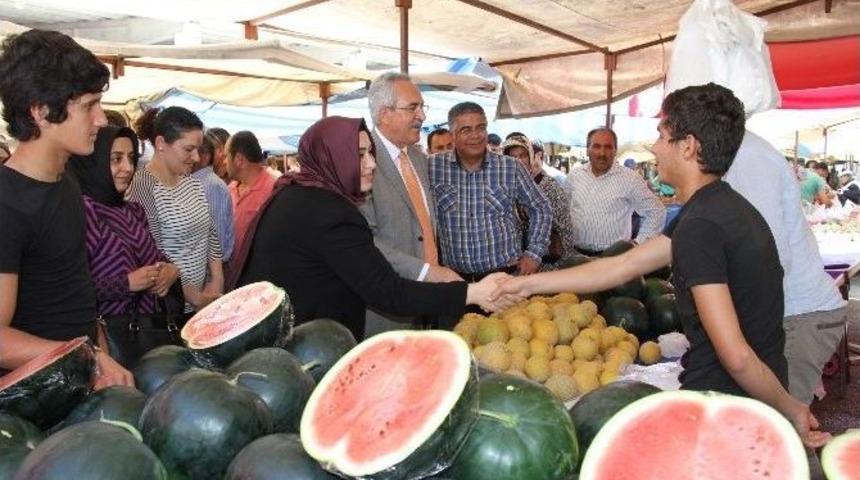 Ak Parti Adayları, Pazar Esnafını Ziyaret Etti