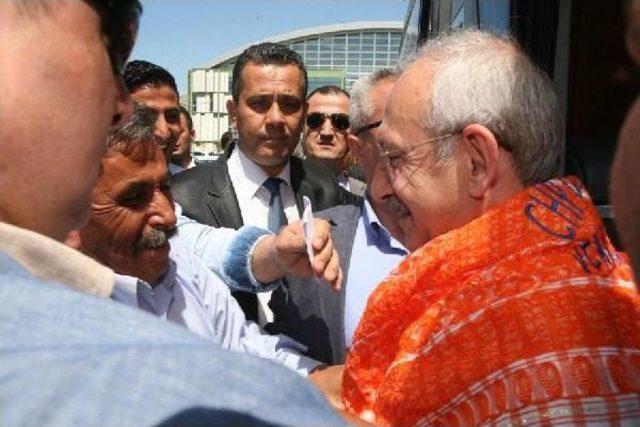 Kemal Kılıçdaroğlu'na, İzmir'de Coşkulu Karşılama