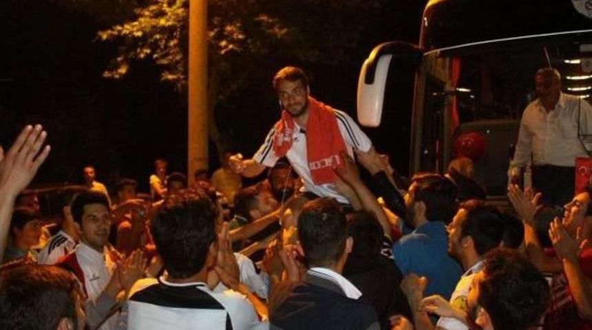 Manisaspor'a Şampiyon Karşılaması