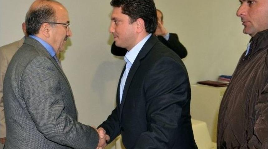 Yomraspor Y&ouml;netimi&rsquo;nden Başkan G&uuml;mr&uuml;k&ccedil;&uuml;oğlu&rsquo;na Ziyaret