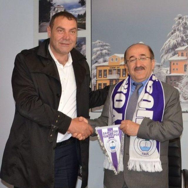 Yomraspor Y&ouml;netimi&rsquo;nden Başkan G&uuml;mr&uuml;k&ccedil;&uuml;oğlu&rsquo;na Ziyaret 1
