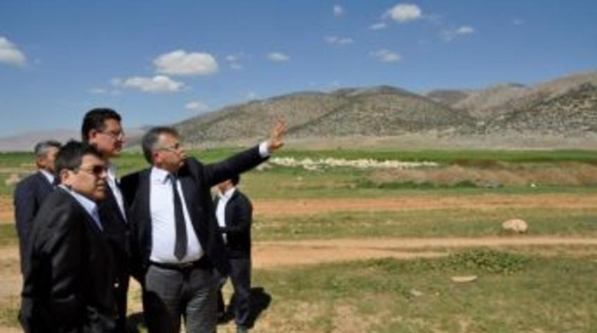 Ak Parti&rsquo;li Adaylar Elmalı Mermer İhtisas Osb Alanında İncelemelerde Bulundu