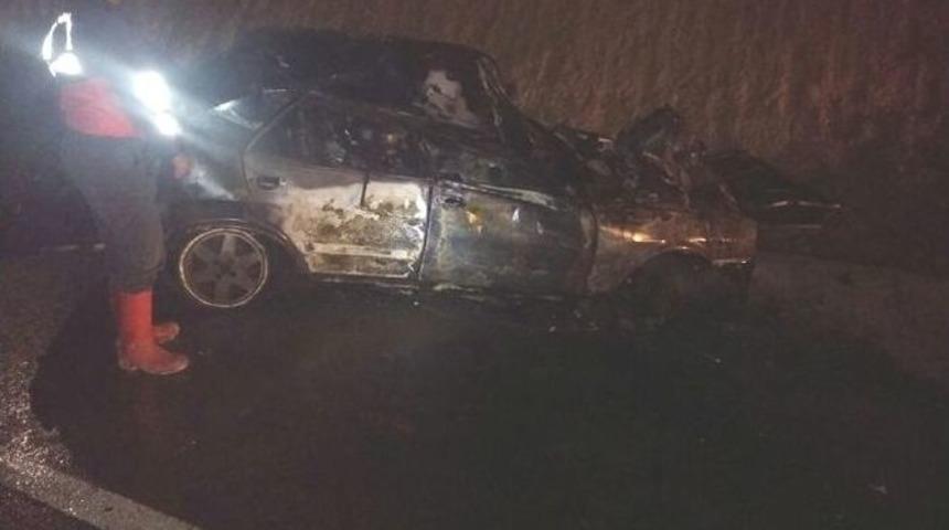 Seyir Halindeyken Alev Alan Otomobil Kullanılamaz Hale Geldi