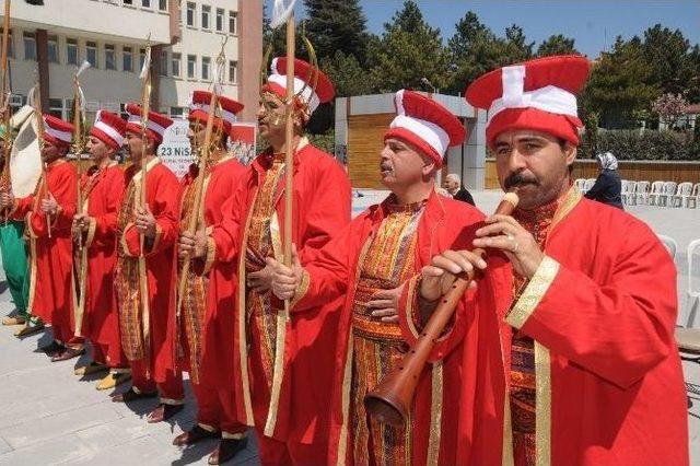 Niğde Belediyesi Mehter Takımı Kurdu