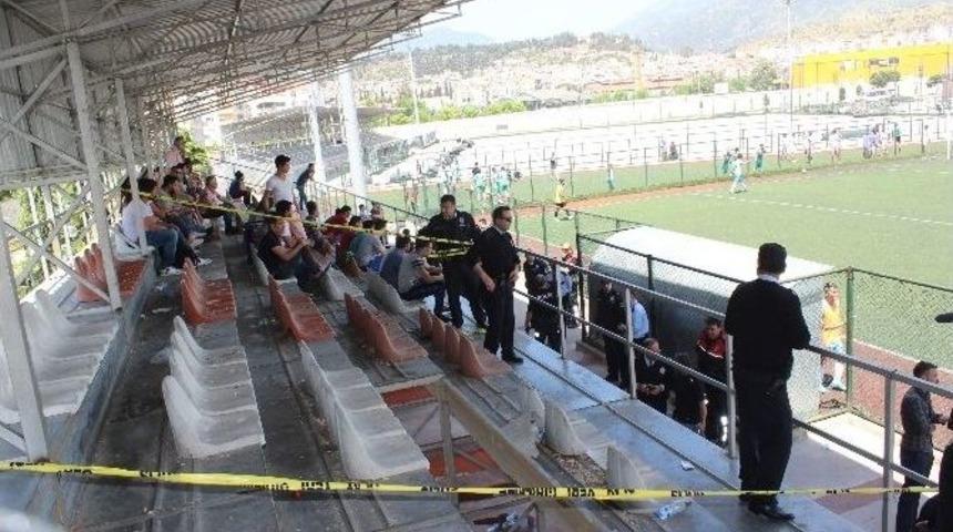 Aydın&rsquo;da Trib&uuml;n &Ccedil;&ouml;kt&uuml;: 7 Yaralı