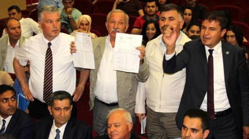 Okuldaki Başkanlık Sistemi Panelinde Arbede &Ccedil;ıktı