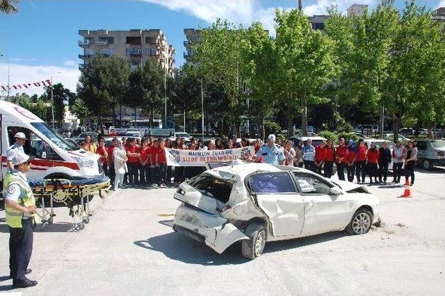 Valilik Bahçesinde Kaza Tatbikatı Yapıldı