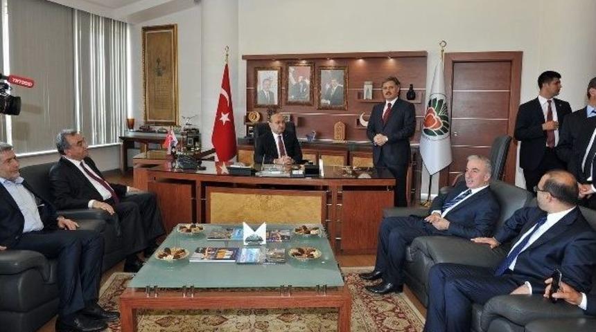 Akdoğan&rsquo;dan B&uuml;y&uuml;kşehir Belediyesi&rsquo;ne Ziyaret