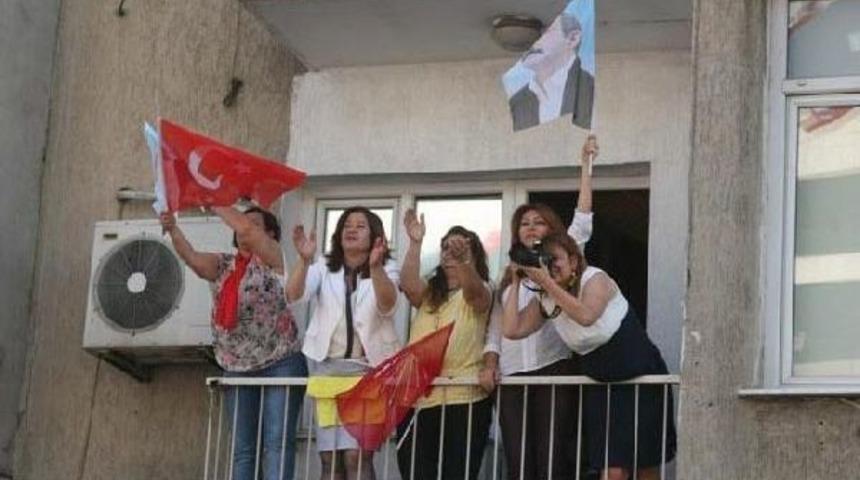 Kemal Kılı&ccedil;daroğlu'na, İzmir'de Coşkulu Karşılama (5)