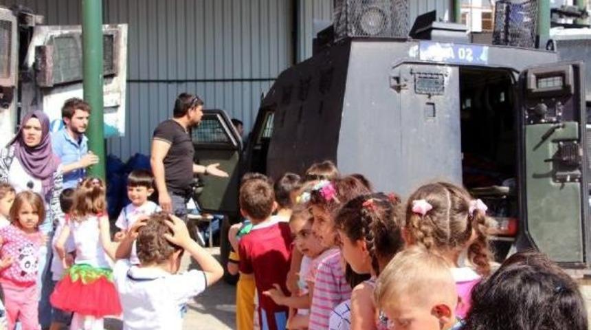 Silopi&rsquo;De Bu Kez Minikler Toma'dan Su Sıktı