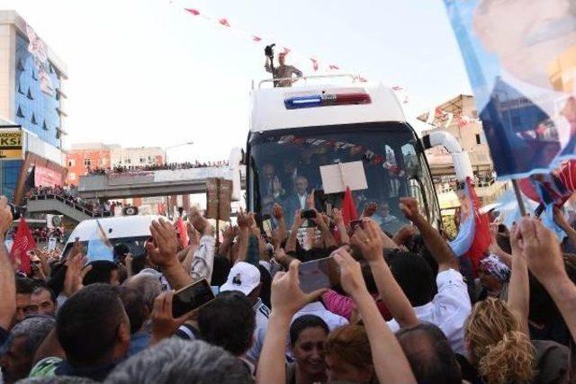 Kemal Kılı&ccedil;daroğlu na, İzmir de Coşkulu Karşılama (6) 1