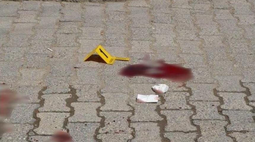 Balkondan Atlayarak İntihar Etmek İstedi