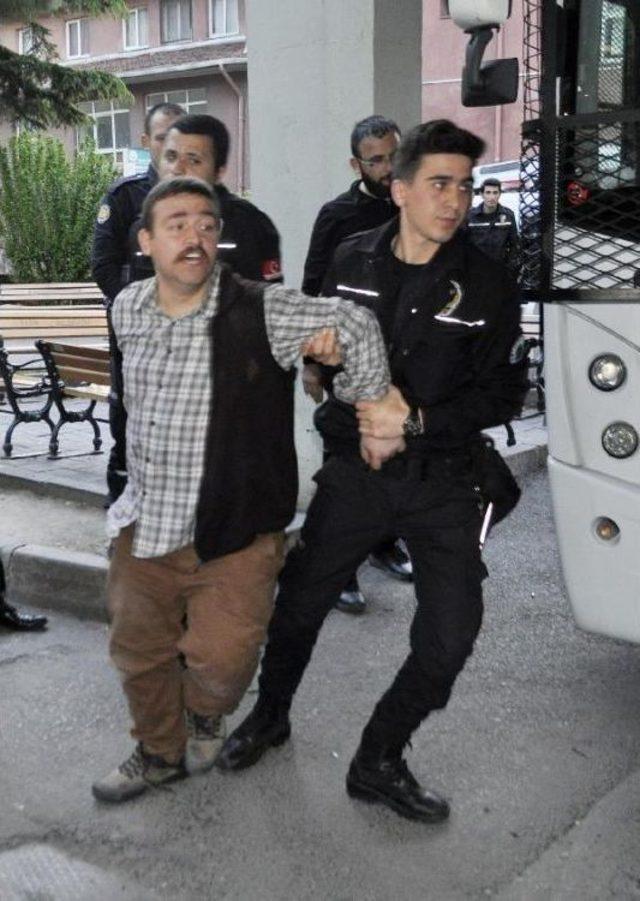 Ter&ouml;r Operasyonunda G&ouml;zaltına Alınan Bir Grup Ş&uuml;pheli Sağlık Kontrol&uuml;nden Ge&ccedil;irildi 1