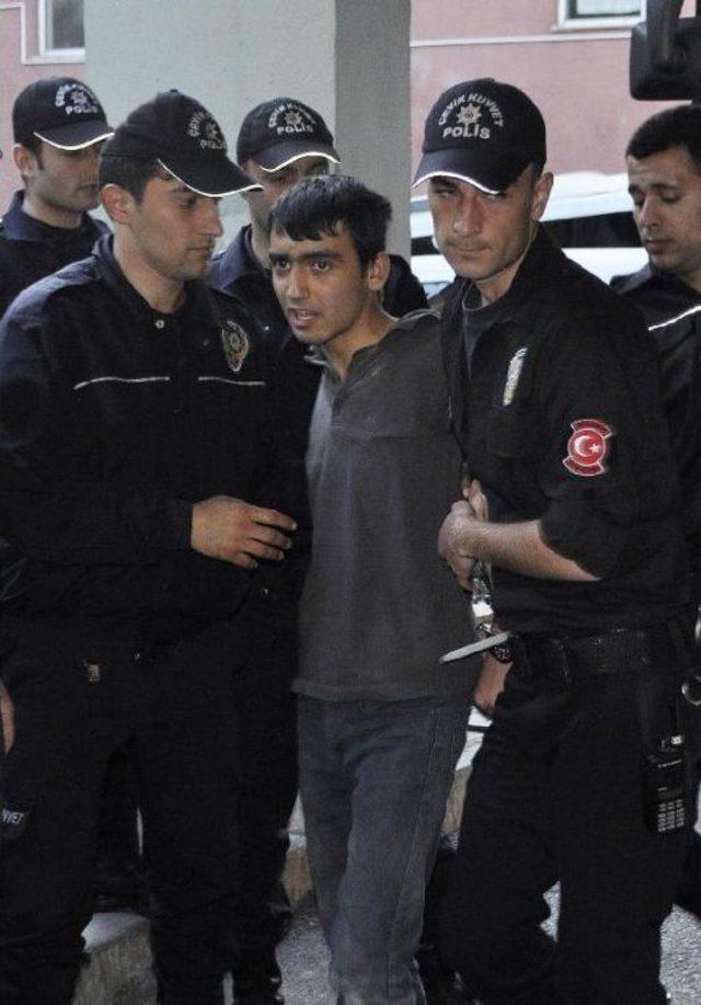 Ter&ouml;r Operasyonunda G&ouml;zaltına Alınan Bir Grup Ş&uuml;pheli Sağlık Kontrol&uuml;nden Ge&ccedil;irildi 2