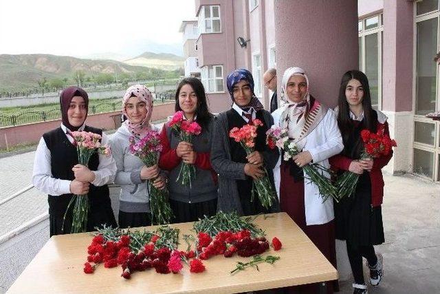 Oltu Anadolu Lisesi&rsquo;nde Kutlu Doğum Programı&hellip; 2