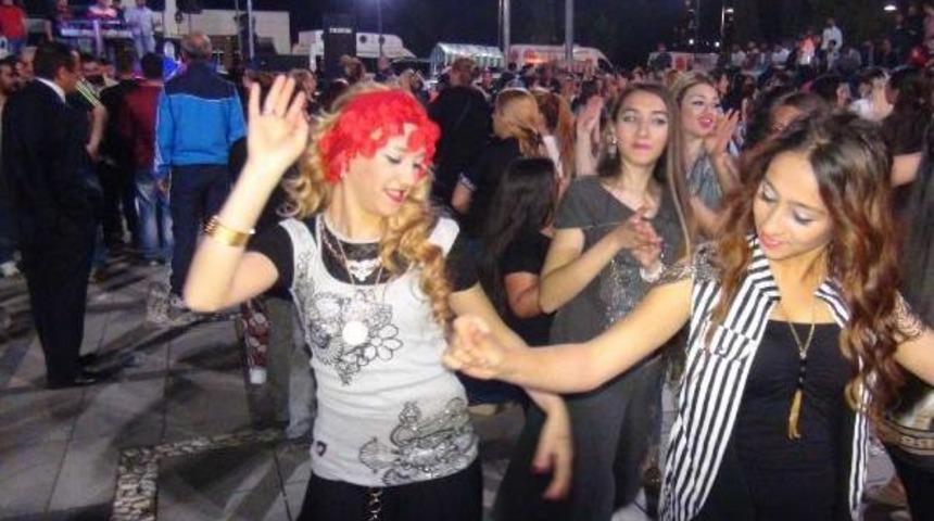 Bursa'da Romanlar Hıdrellez Şenliği'nde Eğlendi