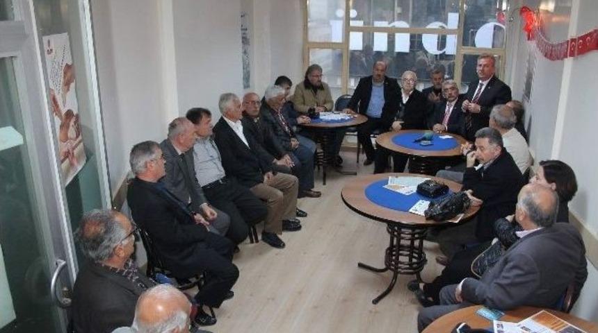 Pekşen Ziyaretlerinde Emeklileri De Unutmadı