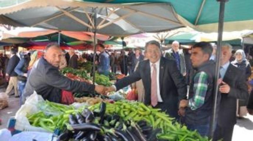 G&uuml;m&uuml;şhane Milletvekilleri &Uuml;st&uuml;n Ve Aydın Se&ccedil;im Gezilerini Pazarda S&uuml;rd&uuml;rd&uuml;