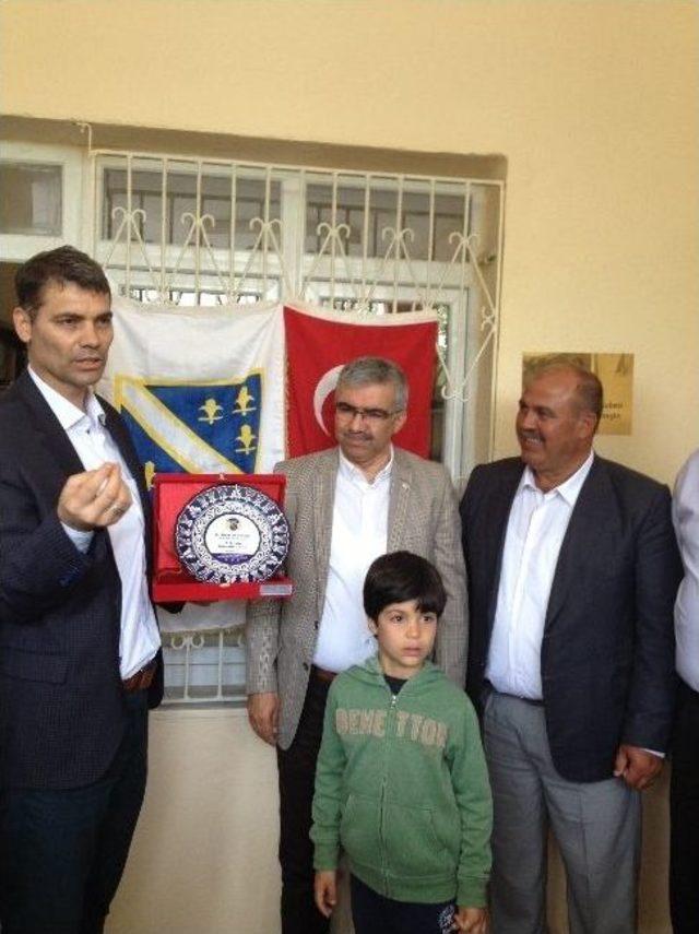 Kızılay K&ouml;ylere K&uuml;t&uuml;phane Kuruyor 1