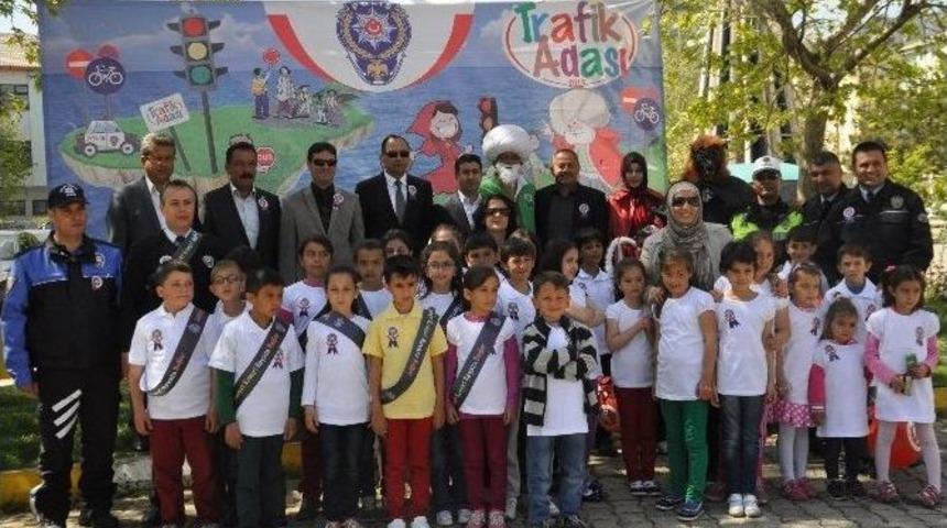 Seydişehir Polisinden &Ouml;ğrencilere Uygulamalı Trafik Eğitimi