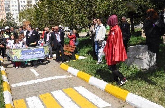 Seydişehir Polisinden Öğrencilere Uygulamalı Trafik Eğitimi