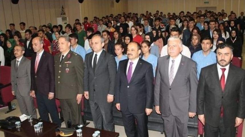 Tosya Meslek Y&uuml;ksek Okulu &Ccedil;anakkale Ruhunu Yaşattı