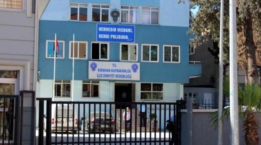 Kırıkhan'da G&ouml;zaltındaki Ş&uuml;pheli, Polisi Vurdu