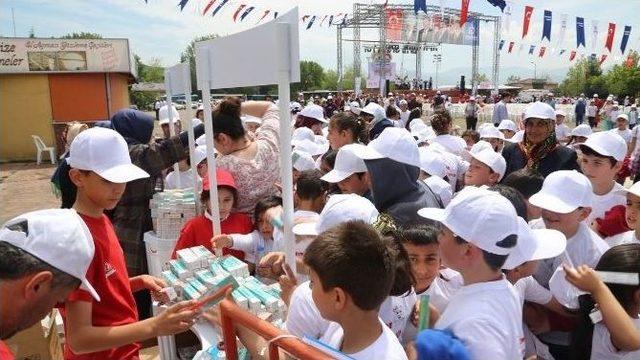 Çocuklara Diş Fırçalamanın Önemi Anlatıldı