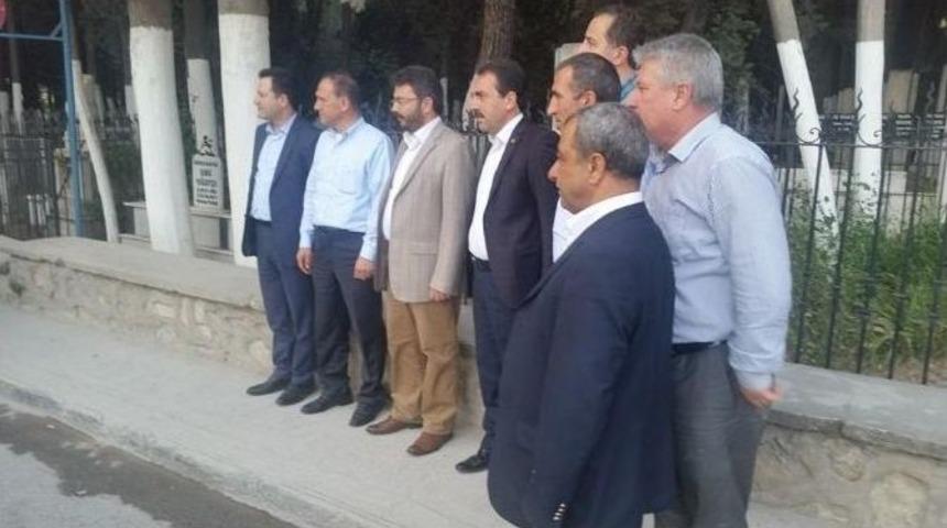 Ak Parti Aydın İl Başkanı &Ouml;zmen, Mezarlıkta İnceleme Yaptı