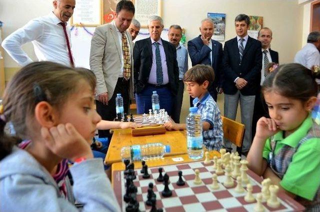 S&ouml;ke&rsquo;de Satran&ccedil; Turnuvası 1