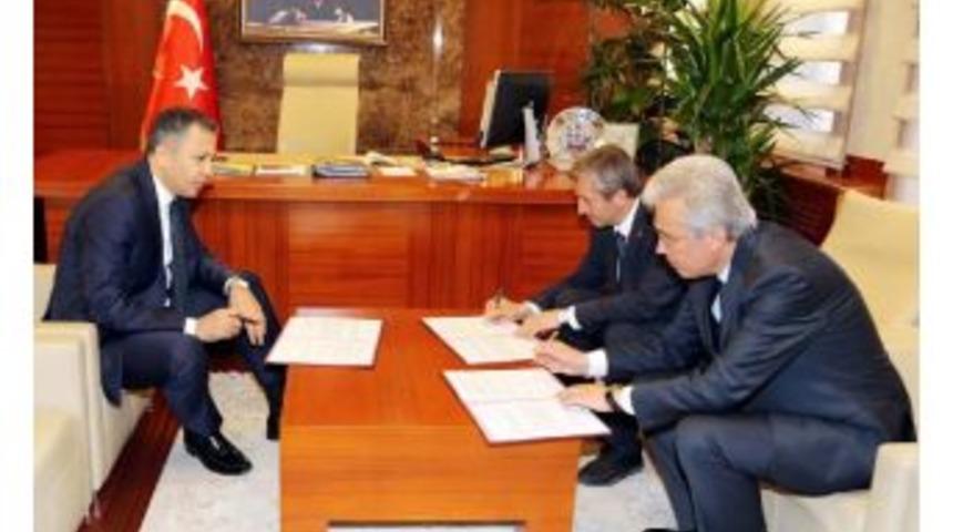 Şahinbey'de 110 Bin &Ouml;ğrenciye Eşofman Dağıtılacak