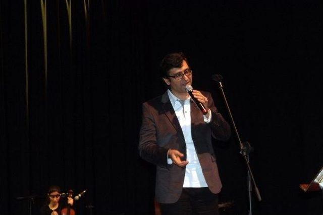 &Ccedil;ok Sevdiği Başbakan Davutoğlu İ&ccedil;in Şiir Yazdı 1