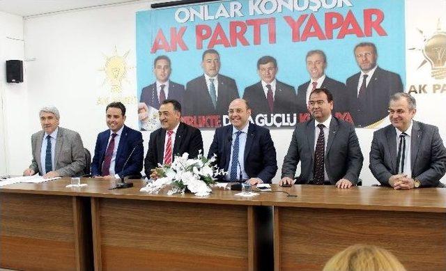 Ak Parti&rsquo;li Y&ouml;neticiler, Se&ccedil;im &Ccedil;alışma S&uuml;recini Değerlendirdi 1