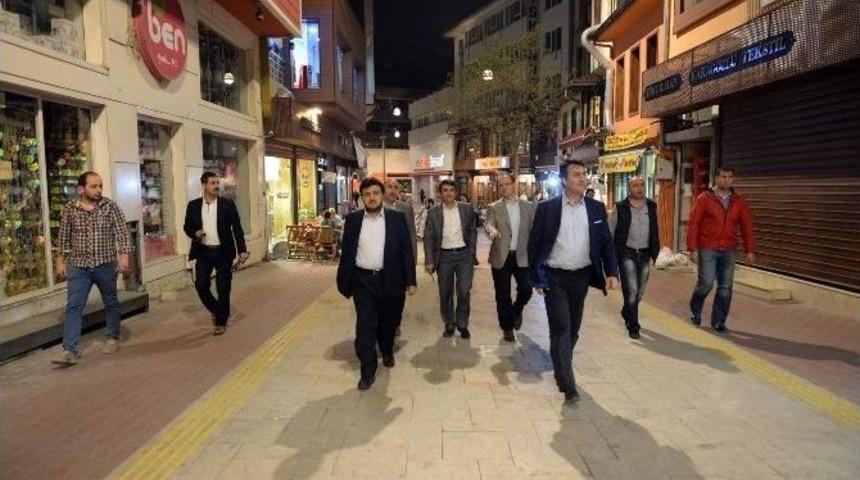 &Uuml;nl&uuml; Cadde Işıl Işıl