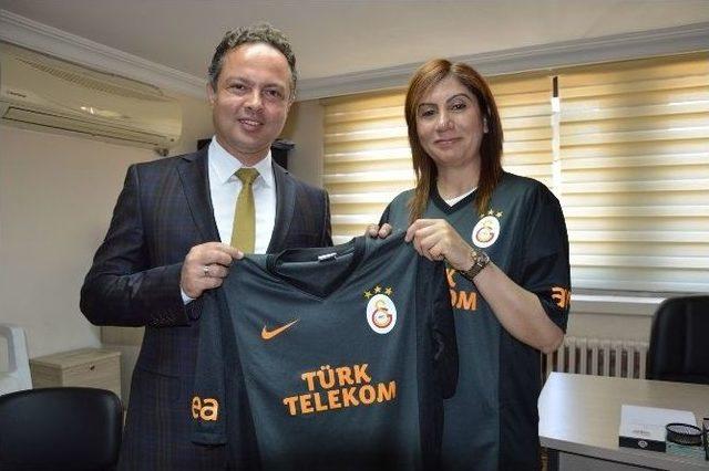 Galatasaray&rsquo;dan Otizmli &Ccedil;ocuklara Forma 1