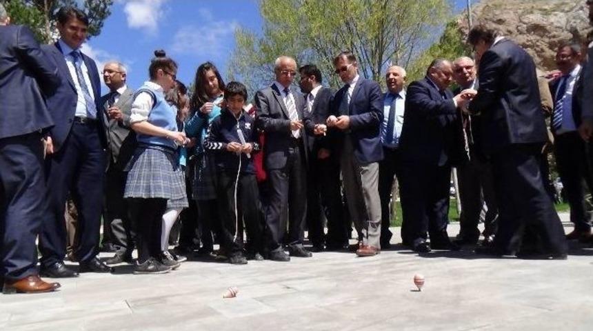 Hıdırellez Kutlamalarında Protokol &Ccedil;ocukluğuna D&ouml;nd&uuml;
