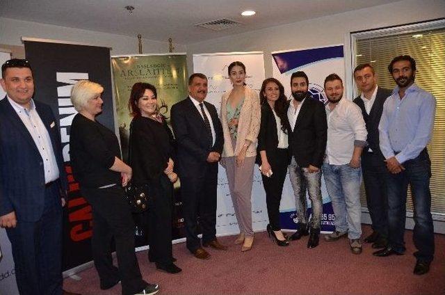 Tarih İle Moda B&uuml;t&uuml;nleşiyor 1