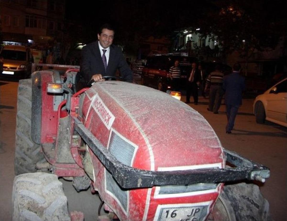 Zırhlıoğlu Trakt&ouml;re Binip S&ouml;z Verdi: