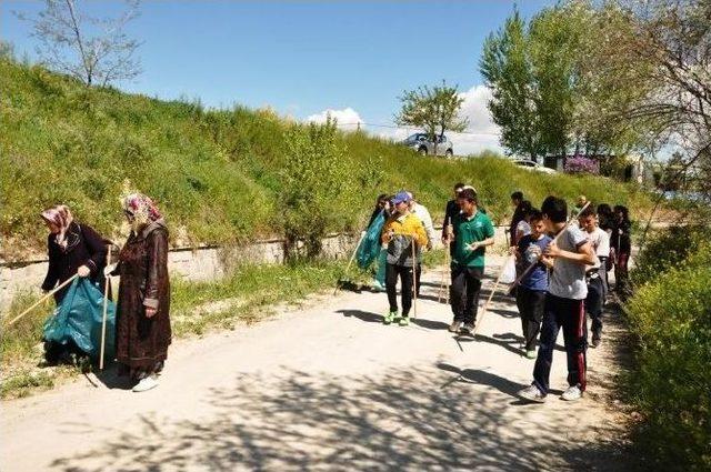 Zemi Vadisinde Temizlik Yapıldı