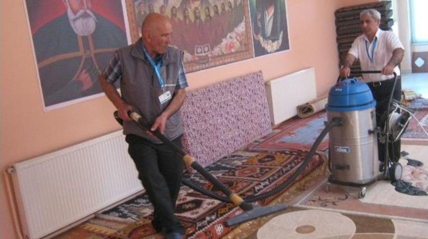 Cemevlerinin Temizliği Belediyeden