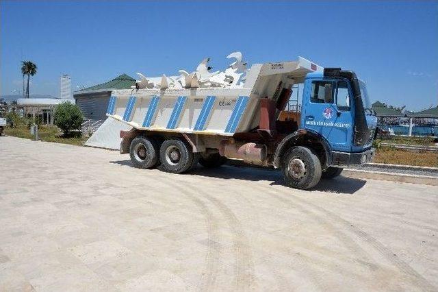 34 Milyon Lira Harcanan Deniz Park&rsquo;ın Yıkımına Başlandı 1