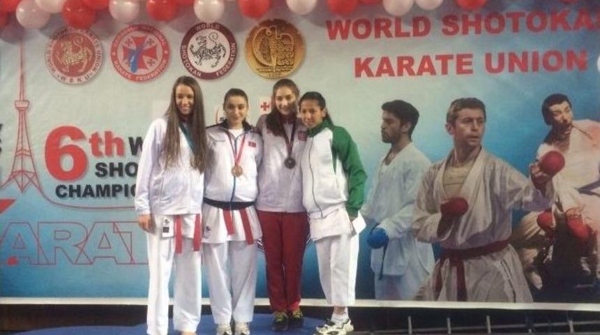 Boz&uuml;y&uuml;kl&uuml; Milli Sporcu Ayb&uuml;ke Levent D&uuml;nya Şampiyonu Oldu