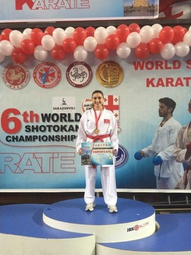 Boz&uuml;y&uuml;kl&uuml; Milli Sporcu Ayb&uuml;ke Levent D&uuml;nya Şampiyonu Oldu 1