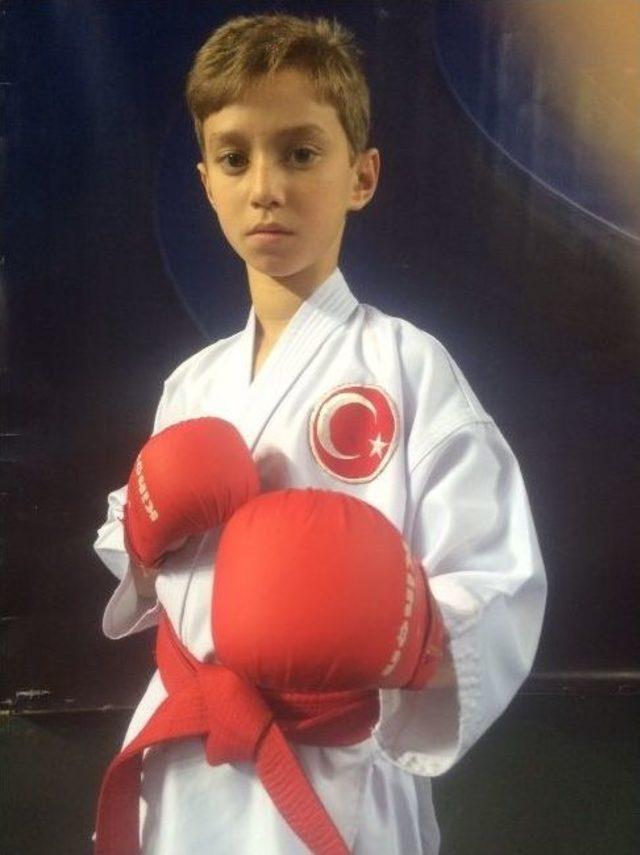 Boz&uuml;y&uuml;kl&uuml; Milli Sporcu Ayb&uuml;ke Levent D&uuml;nya Şampiyonu Oldu 2