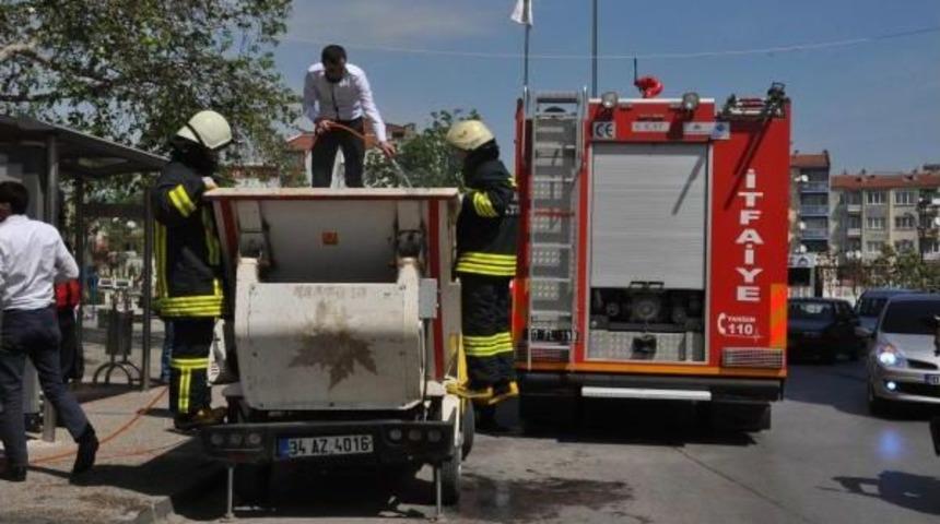 S&ouml;nd&uuml;r&uuml;lmeden Atılan Izmarit Y&uuml;z&uuml;nden Yanacaktı
