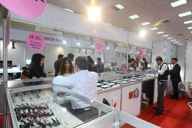 M&uuml;cevher Fırsat G&uuml;nleri Anneler G&uuml;n&uuml; İ&ccedil;in Kapılarını A&ccedil;tı 2