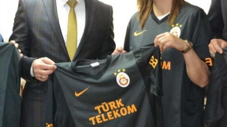 Albayrak'tan Otistik &Ccedil;ocuklara Forma