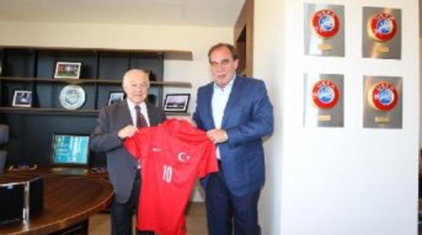 Duygun Yarsuvat, Demir&ouml;ren'i Ziyaret Etti